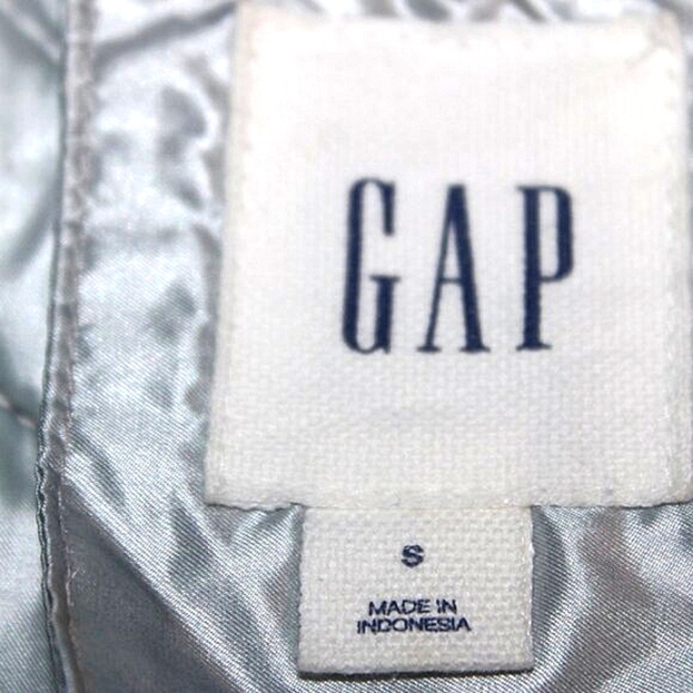 GAP Metallic Puffer Vest - Silver Ombre - Stand Collar - Lightweight Layer-Small - Picture 8 of 8